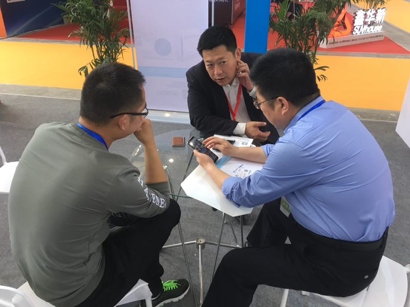 西安暖通展-乐鱼空气能热泵智能环保安全供热