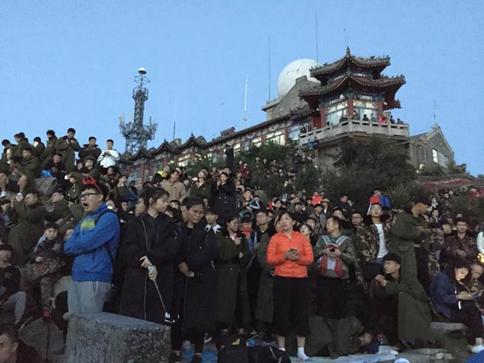 乐鱼空气能等待日出