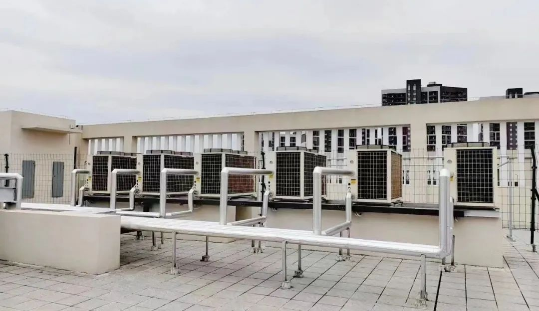 空气能热水工程如何选型？乐鱼：这样配置才是最佳节能方案